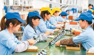 解讀《關(guān)于推動(dòng)外貿(mào)穩(wěn)規(guī)模優(yōu)結(jié)構(gòu)的意見》 18條新政“新”在何處